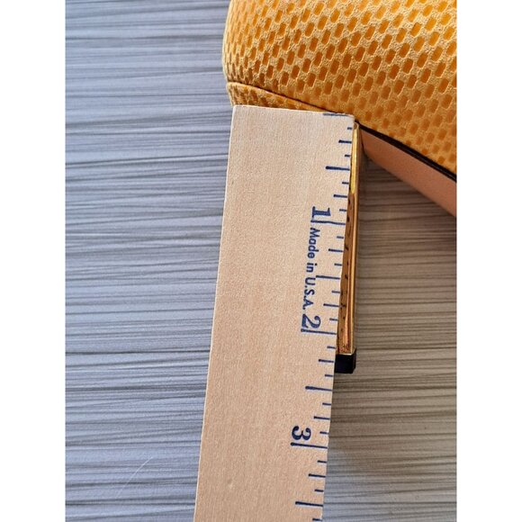 St. John Women's Size 5.5 Italy Yellow  Mustard Leather Embossed Textured Heels - Picture 11 of 11